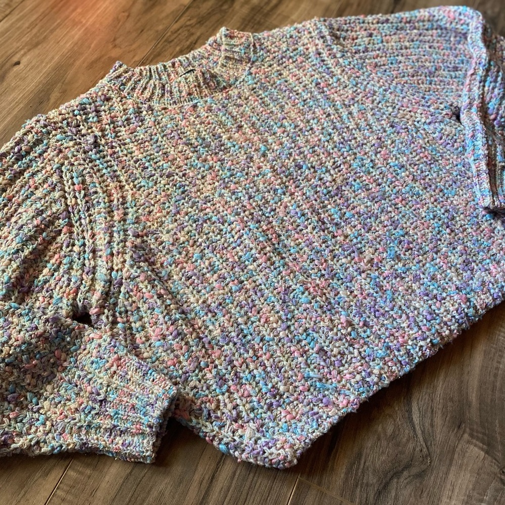 🎶Beautiful Crochet Semi-cropped Sweater